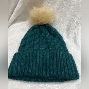 Abercrombie & Fitch Green Knit Beanie with Faux Fur Pom NWOT